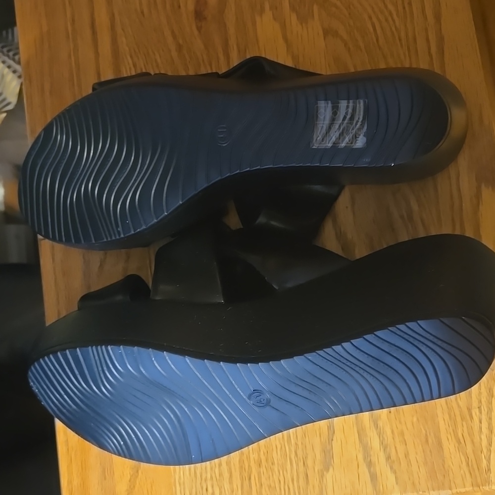 Women Black Strap Wedge Sandals.✨️ ✨️ SIZE 41 ✨️ - Picture 6 of 7
